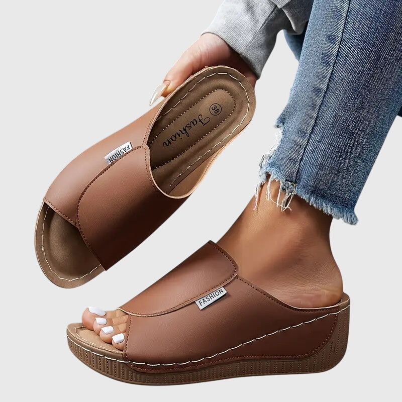 Brown / 12 US | 43 EU