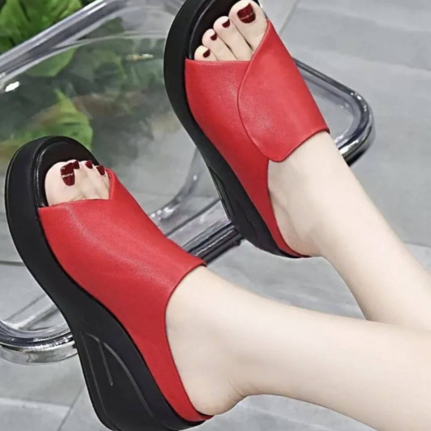 Red / 10.5 US | 42 EU