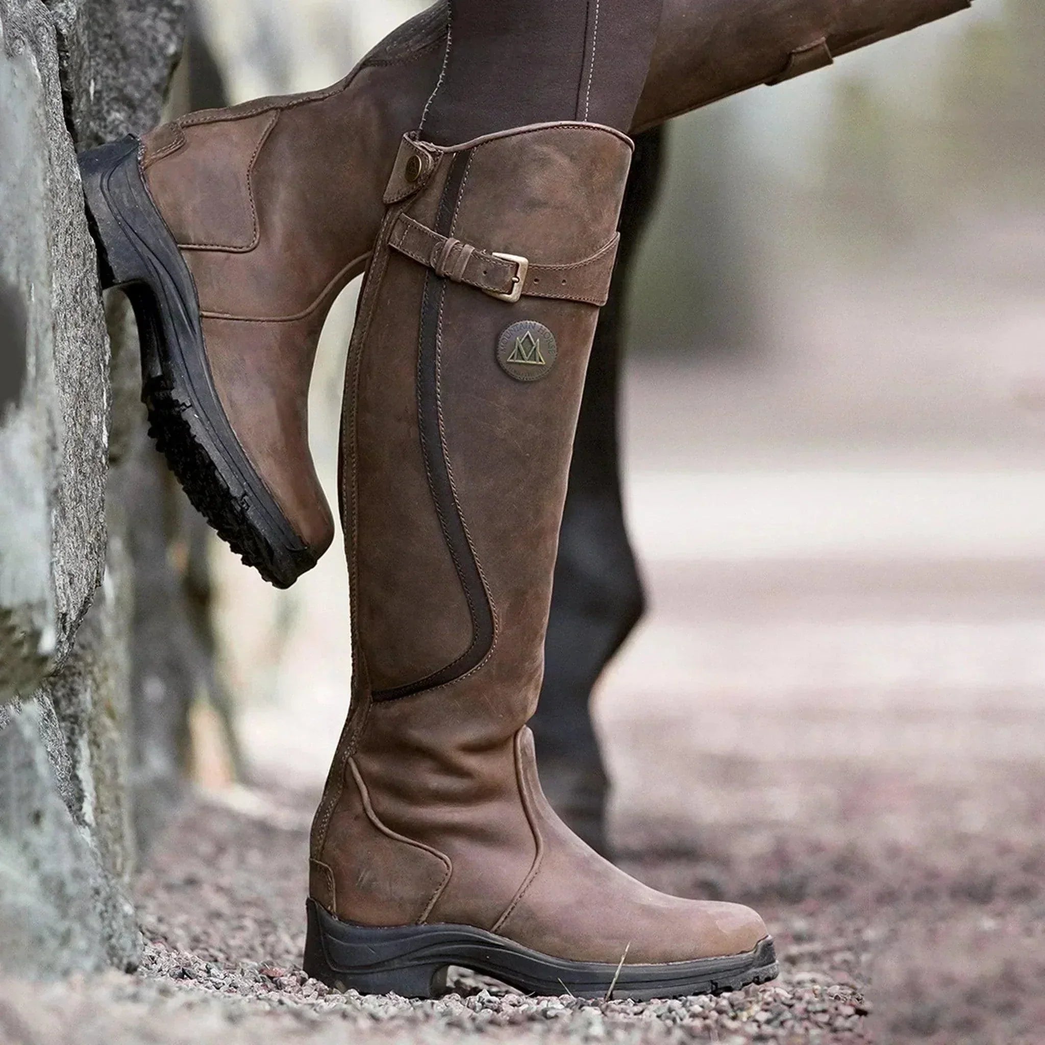 Dark Brown / 11