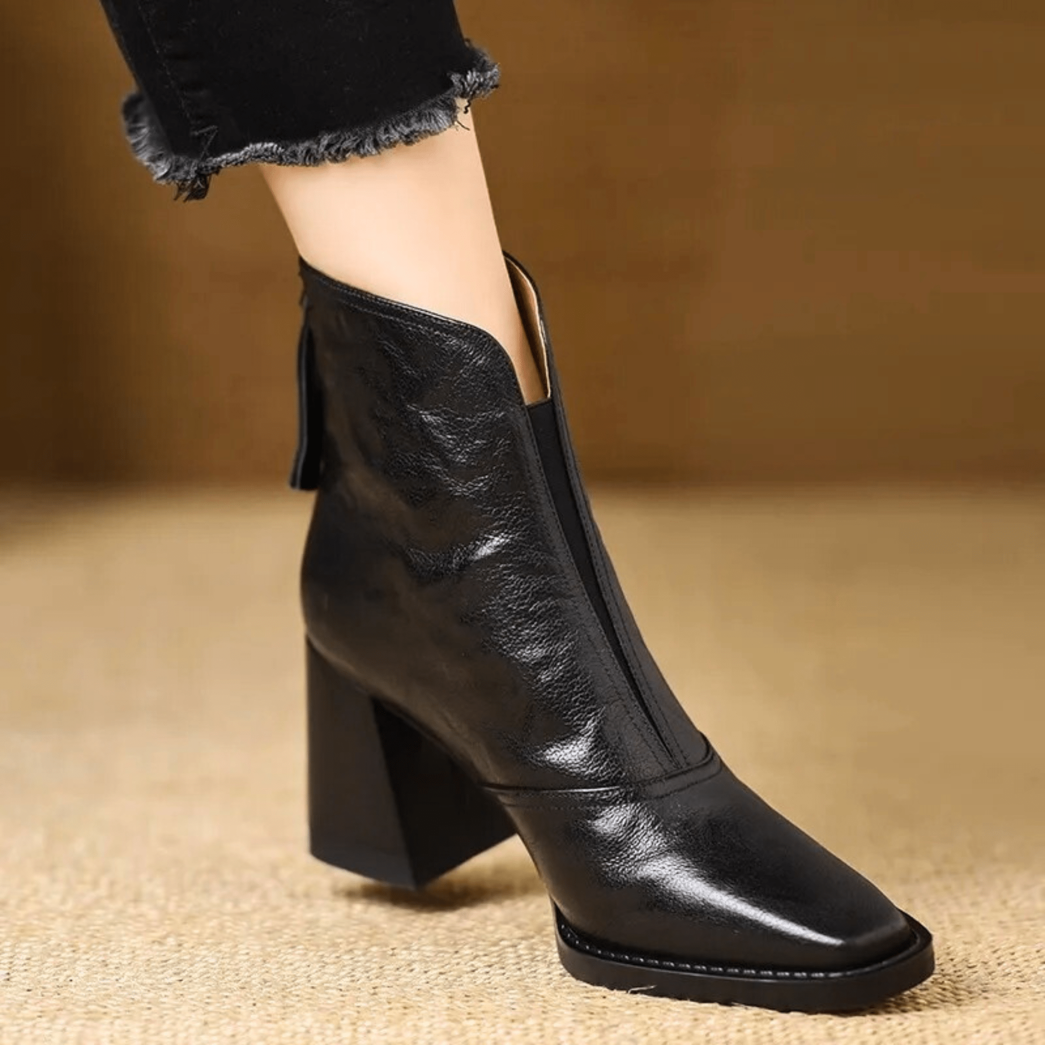 Black / 12 US | 43 EU